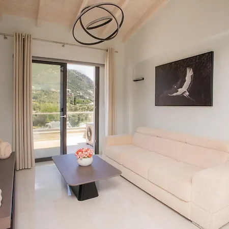 Emerald Apartment