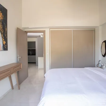 Emerald Apartment *
