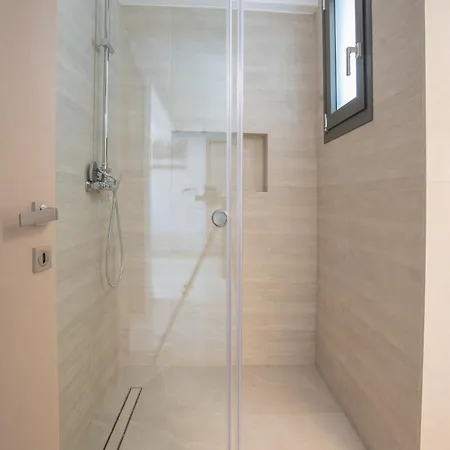 Emerald Apartment *